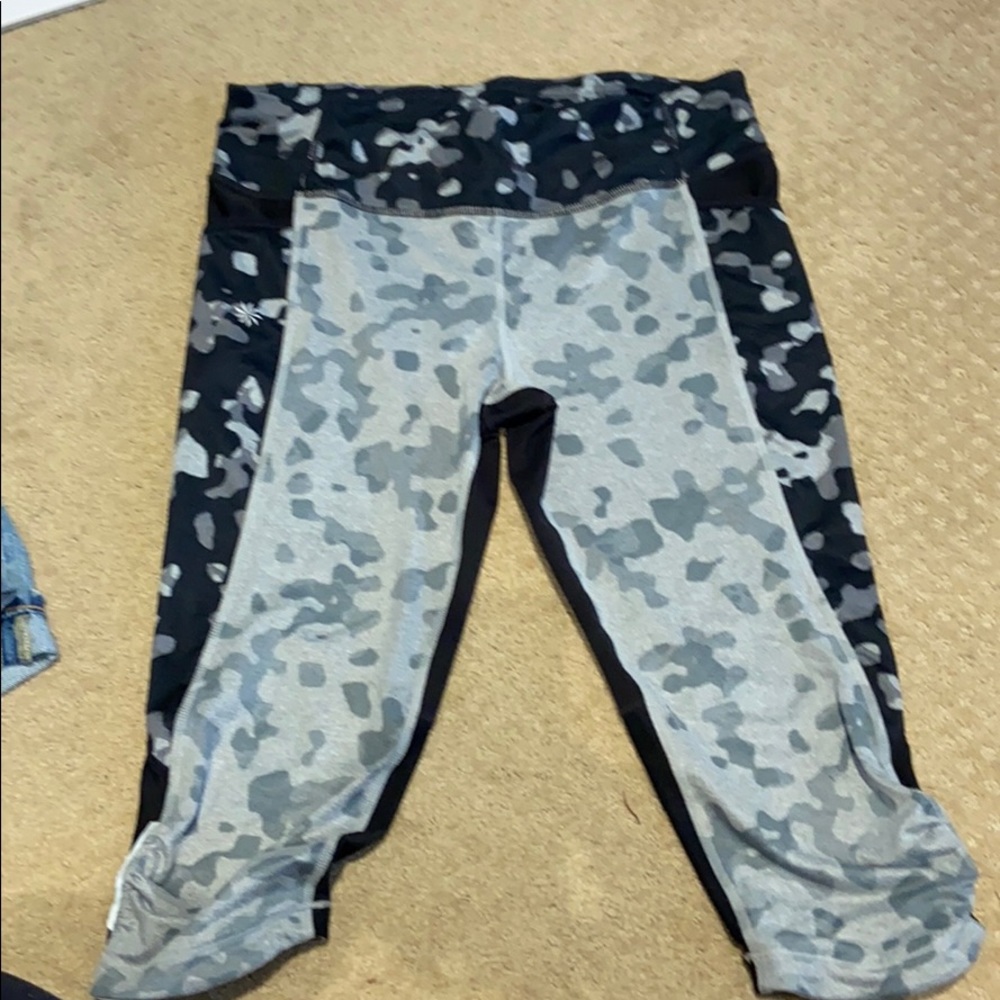 Athleta cropped leggings